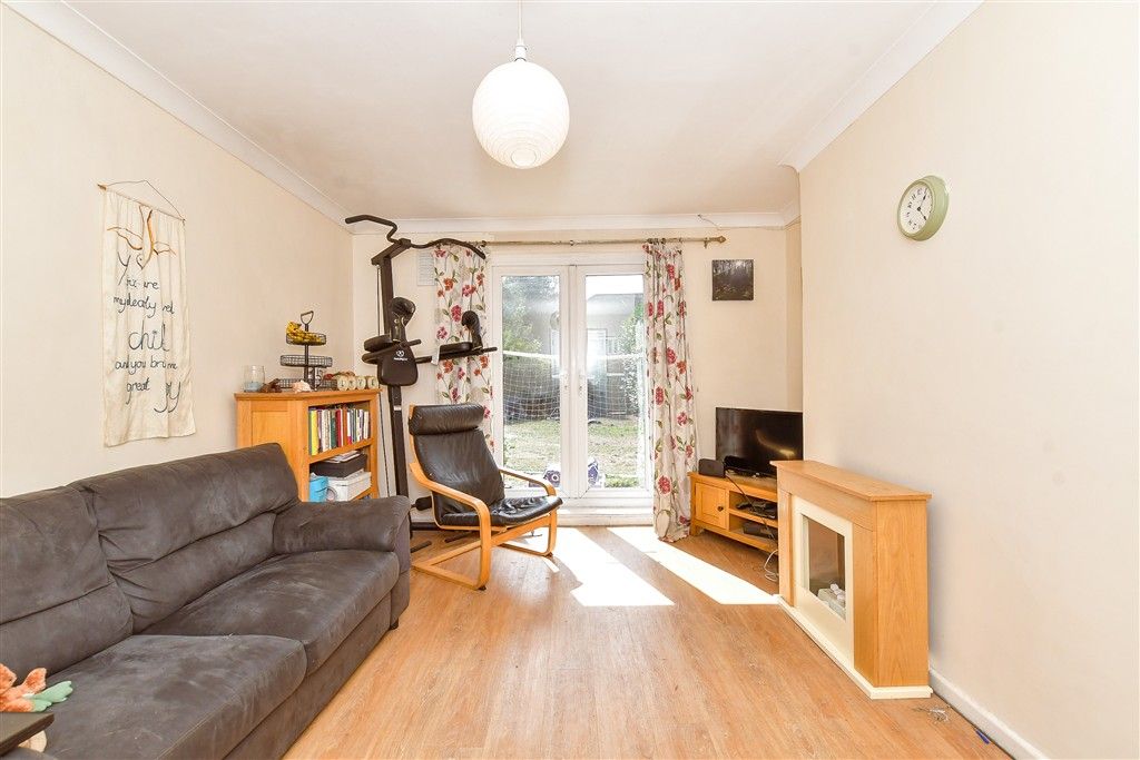 Property photo 2 of 13 Lounge