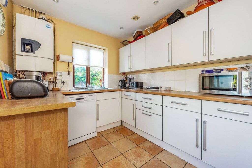 Property photo 2 of 24