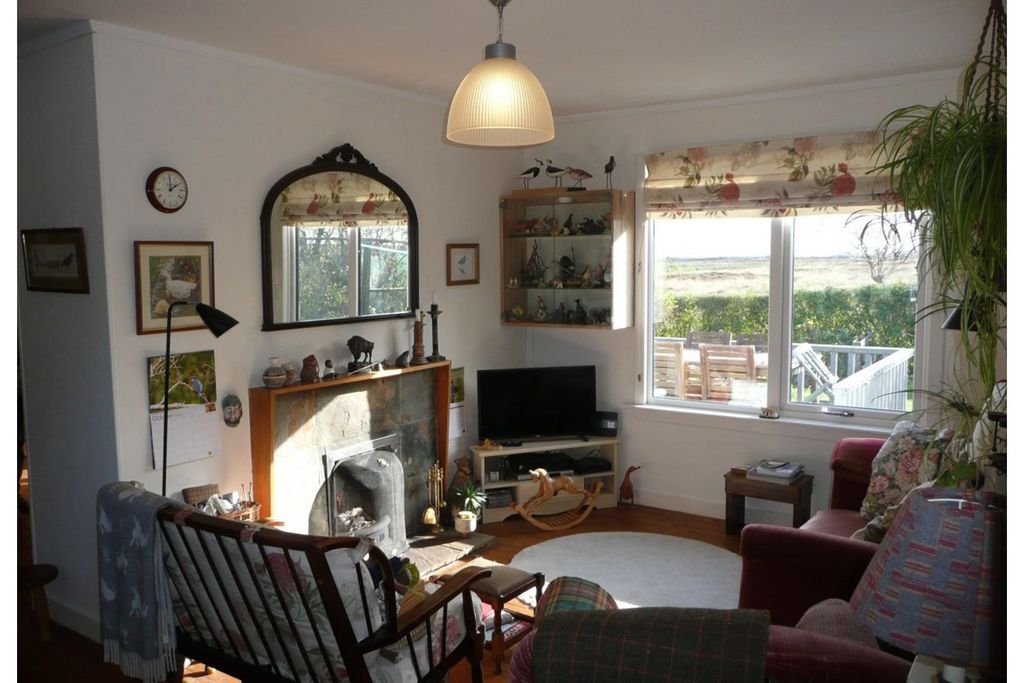 Property photo 3 of 21 Lounge