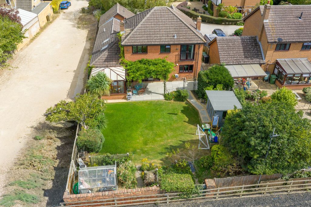 Property photo 2 of 30