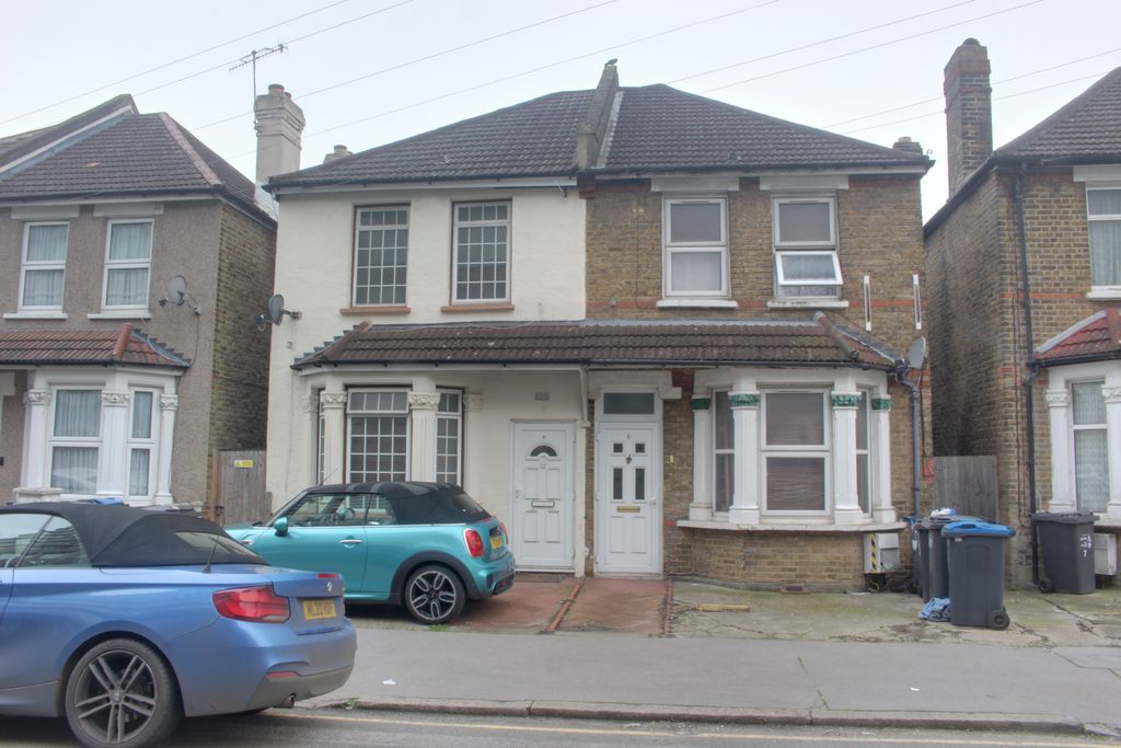 Property photo 1 of 2