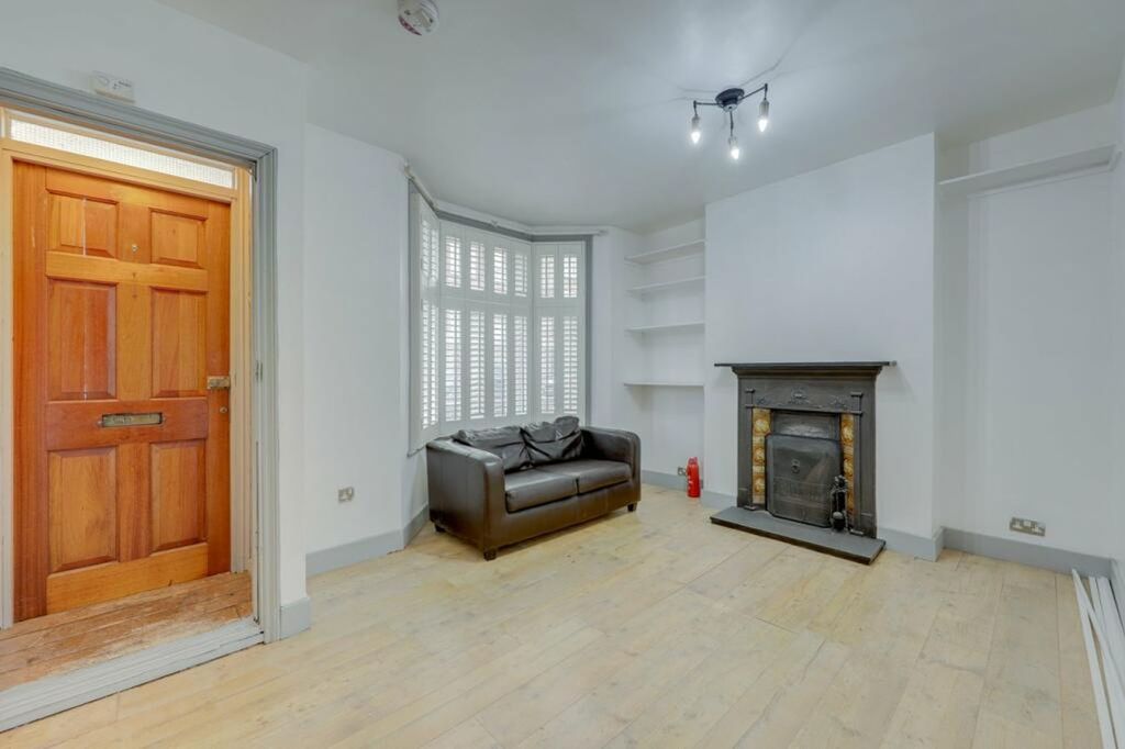 Property photo 3 of 12