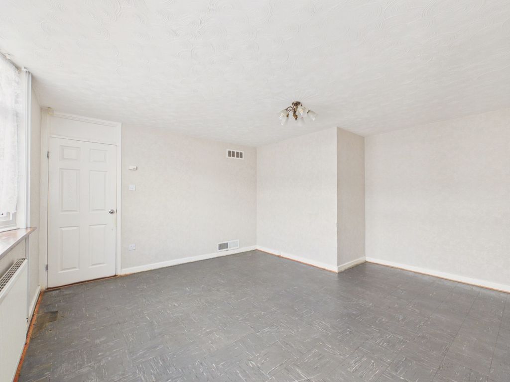 Property photo 3 of 14 5334036
