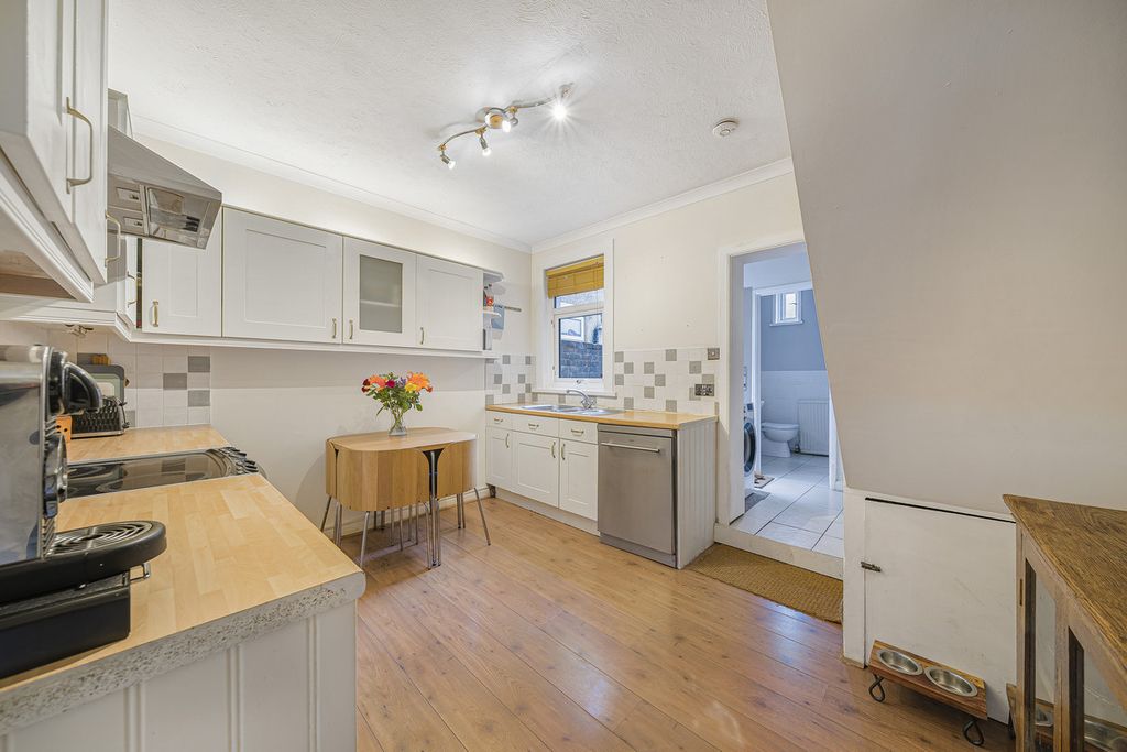 Property photo 3 of 21