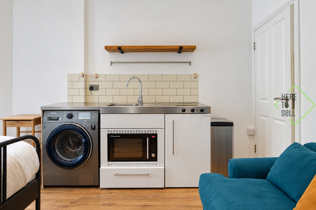 Property photo 3 of 8 Friern Park, Finchley, N12 -Studio7