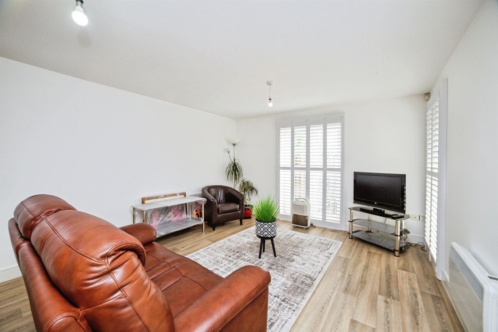 Property photo 3 of 12