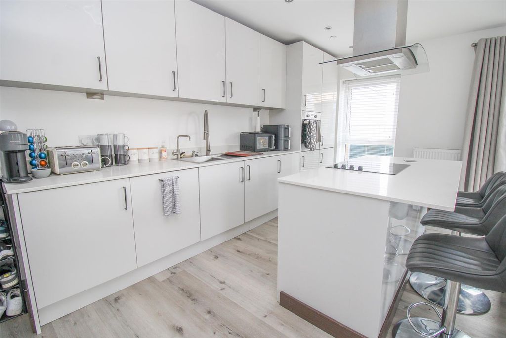 Additional image 7 of 2 bed flat for saleAustin House, Harlow CM20