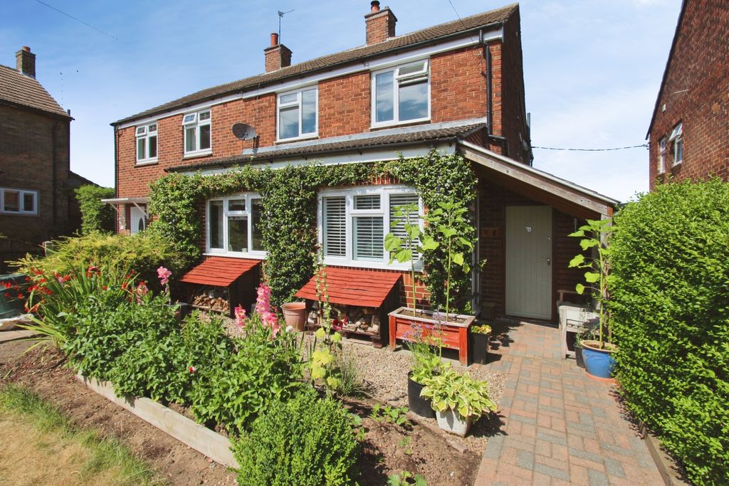 Property photo 1 of 32