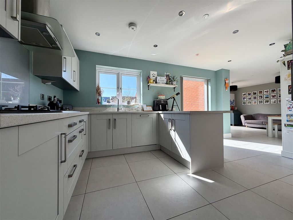 Property photo 3 of 26