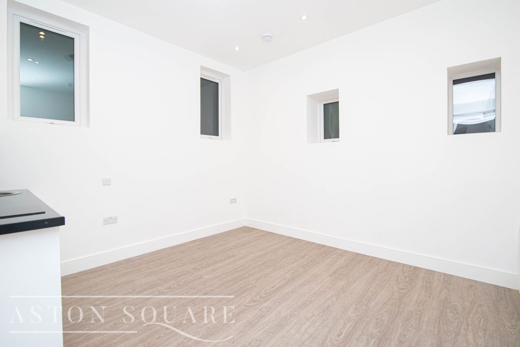 Property photo 1 of 3