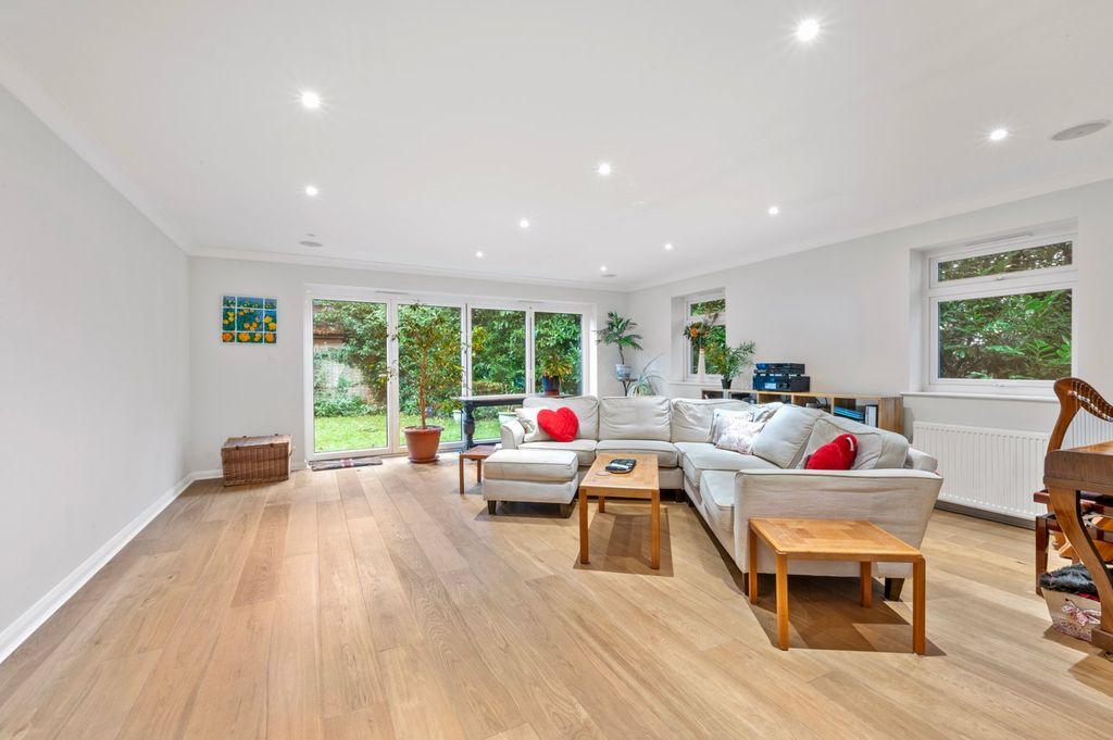 Property photo 3 of 19