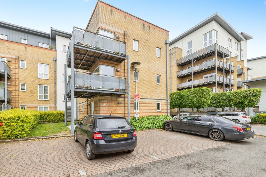 Property photo 1 of 16