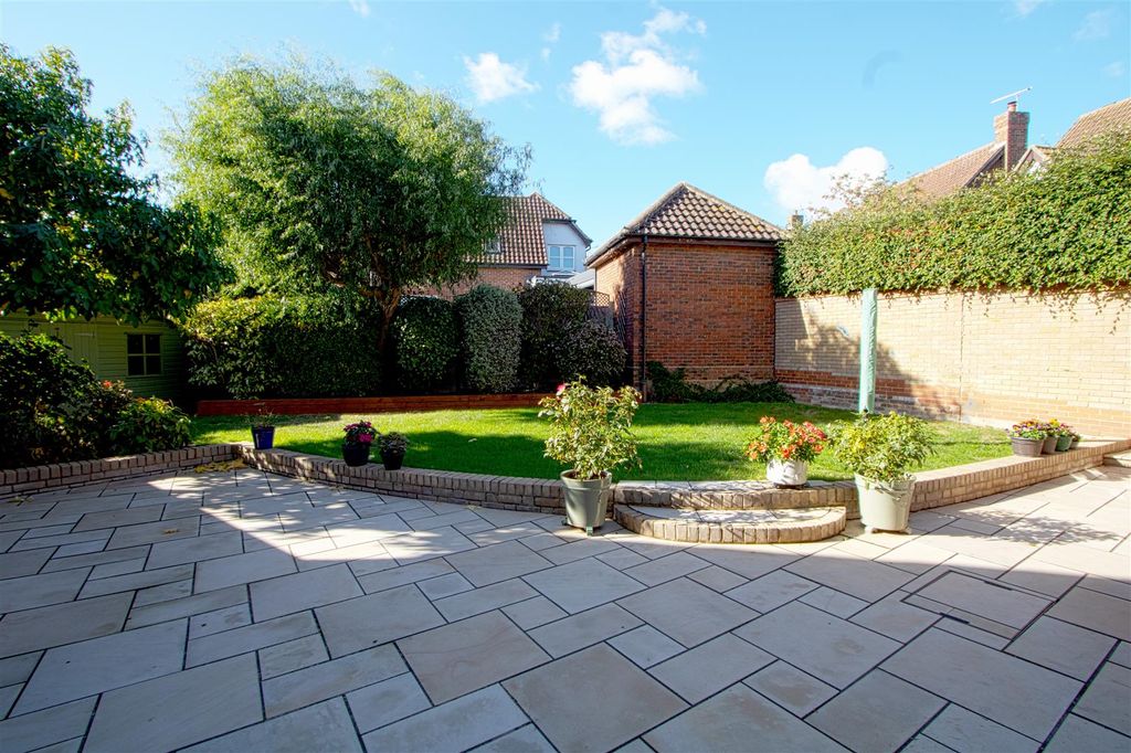 Property photo 2 of 20 Patio.Jpg