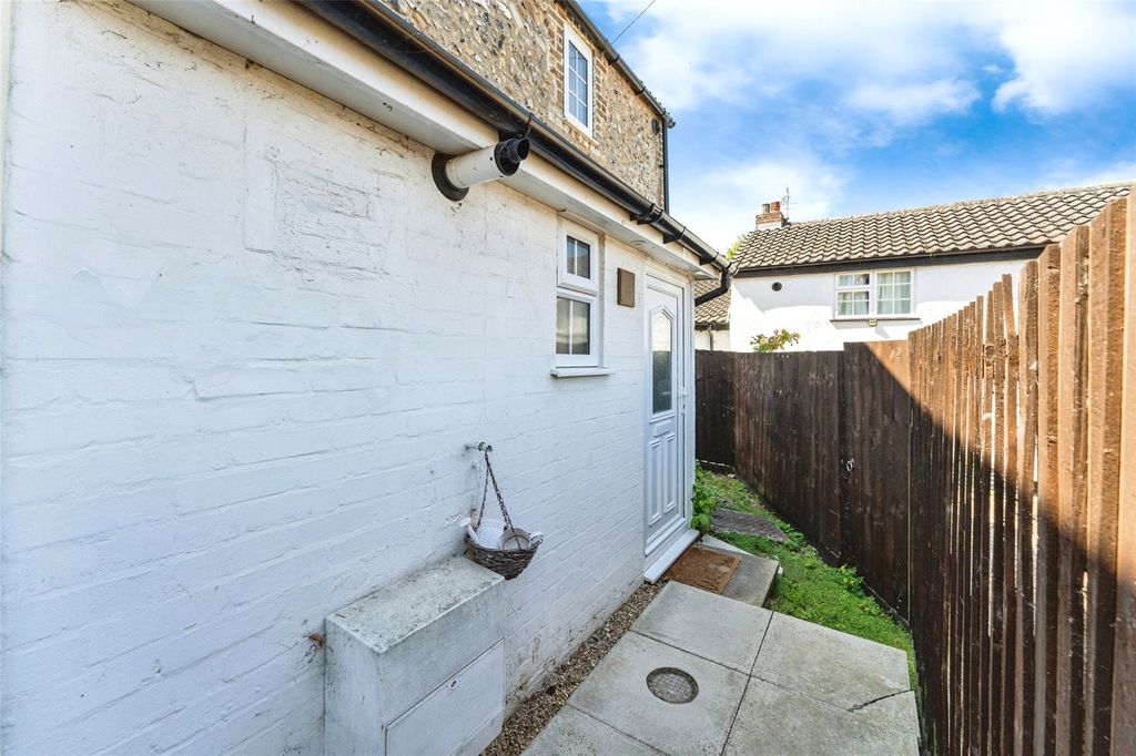 Property photo 2 of 16 Picture No. 02