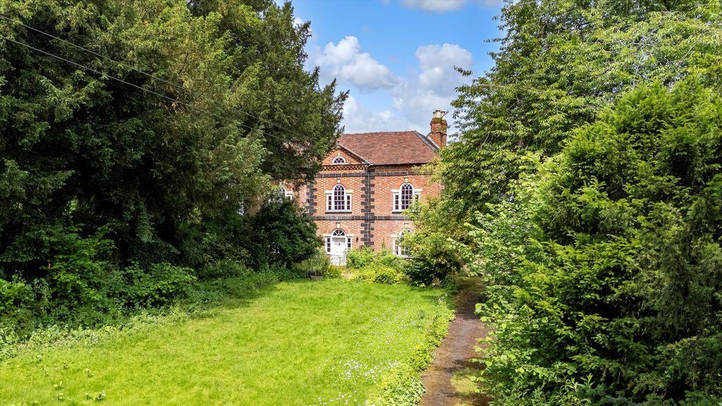 Property photo 2 of 19 Image