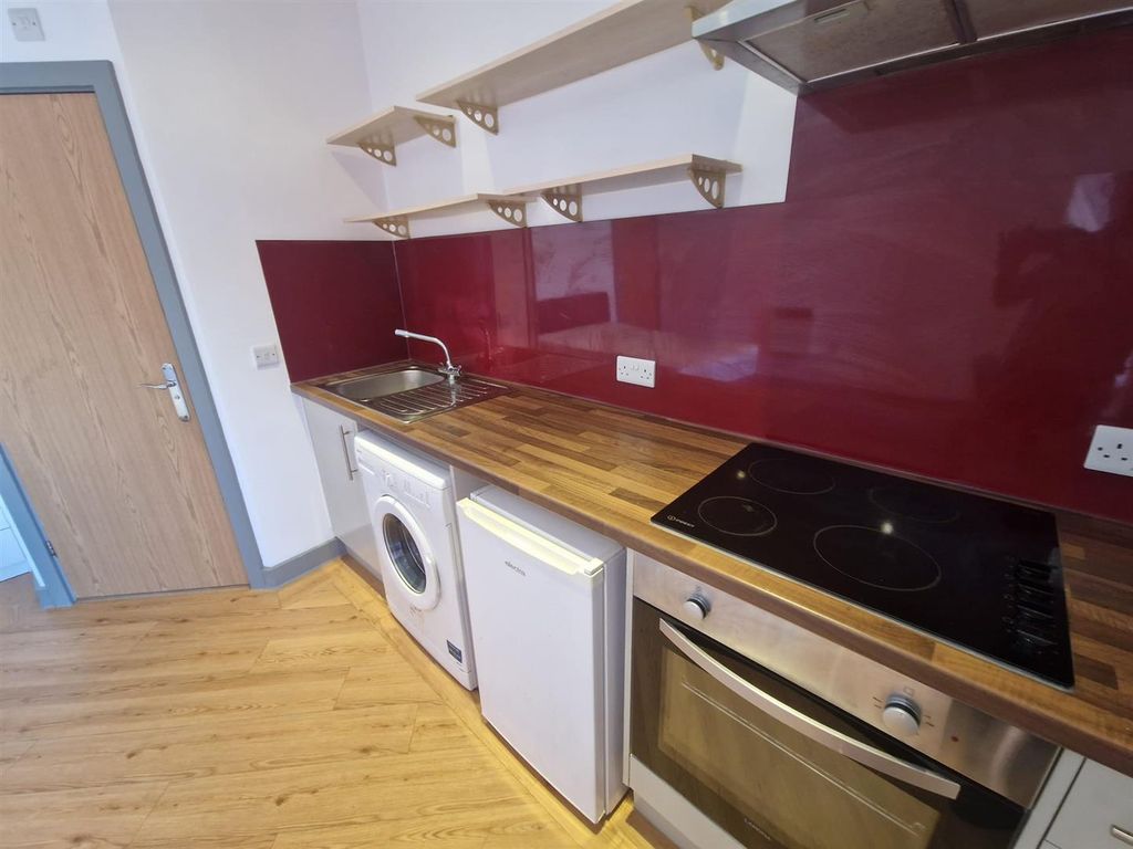 Property photo 3 of 10 B9d6Bc0c-B507-495c-Ab02-963ba1716Cac.Jpg