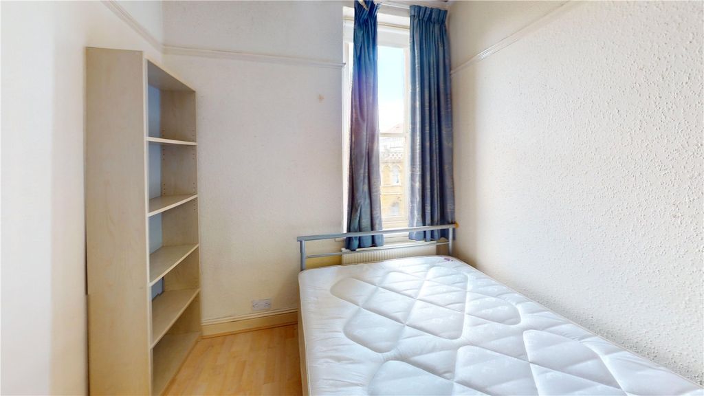 Property photo 2 of 8 Picture No. 16