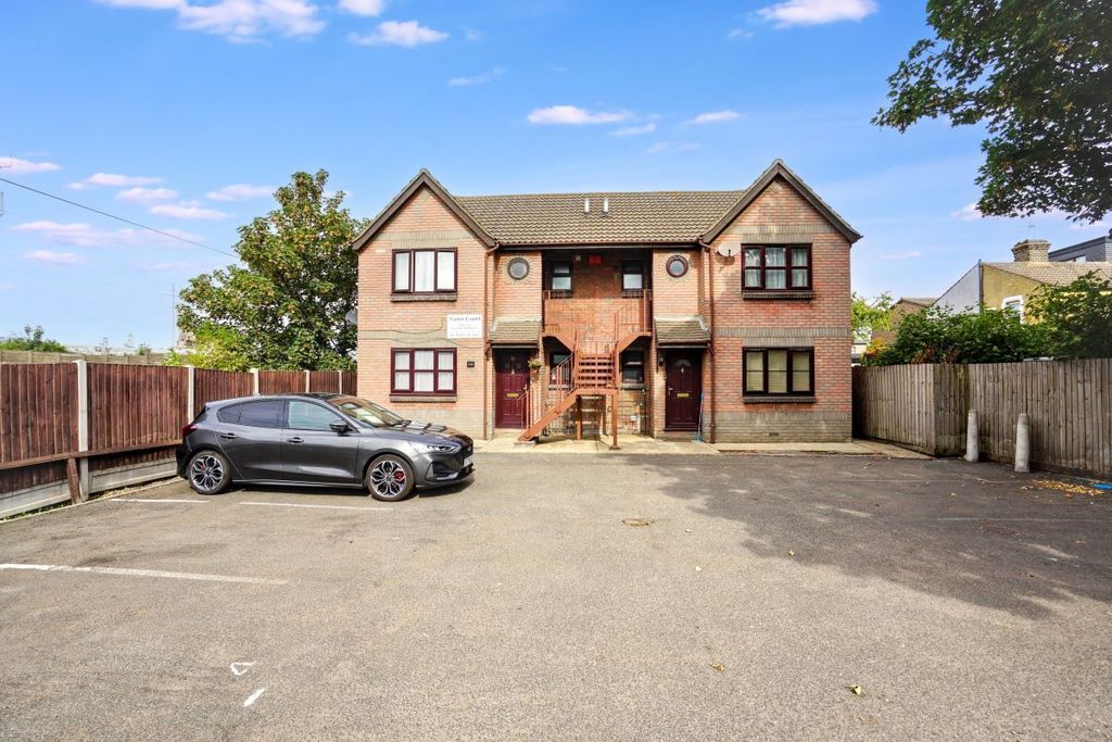 Property photo 2 of 12