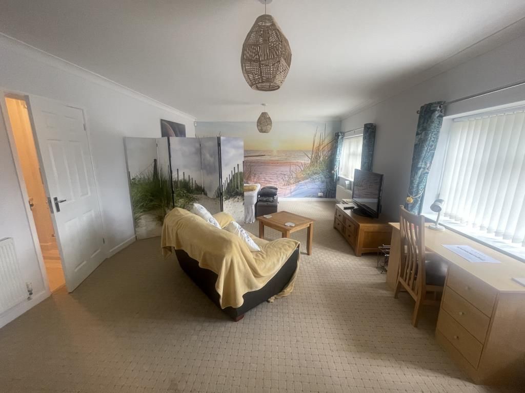 Property photo 3 of 9 Internal View