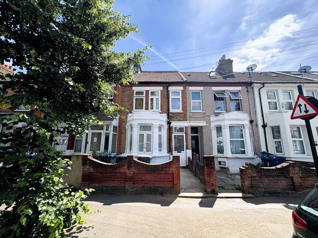 Property photo 2 of 3