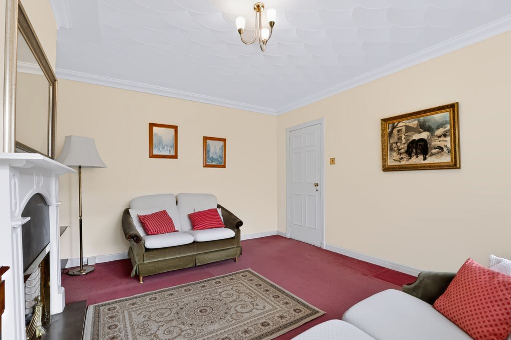 Property photo 3 of 39