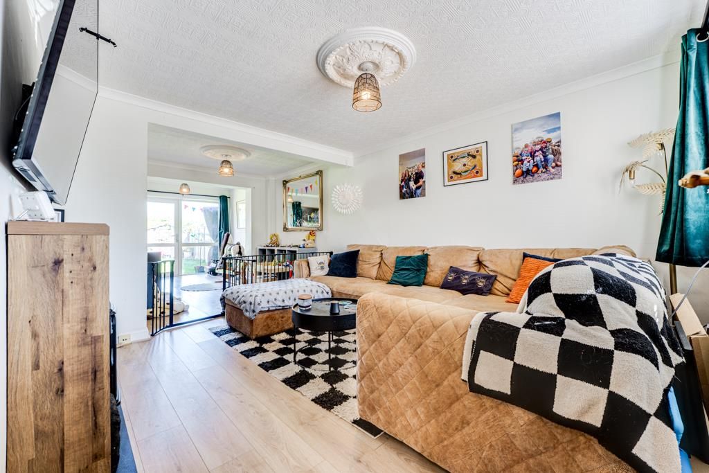 Property photo 2 of 31 1 Church Road, Pytchley-9.Jpg