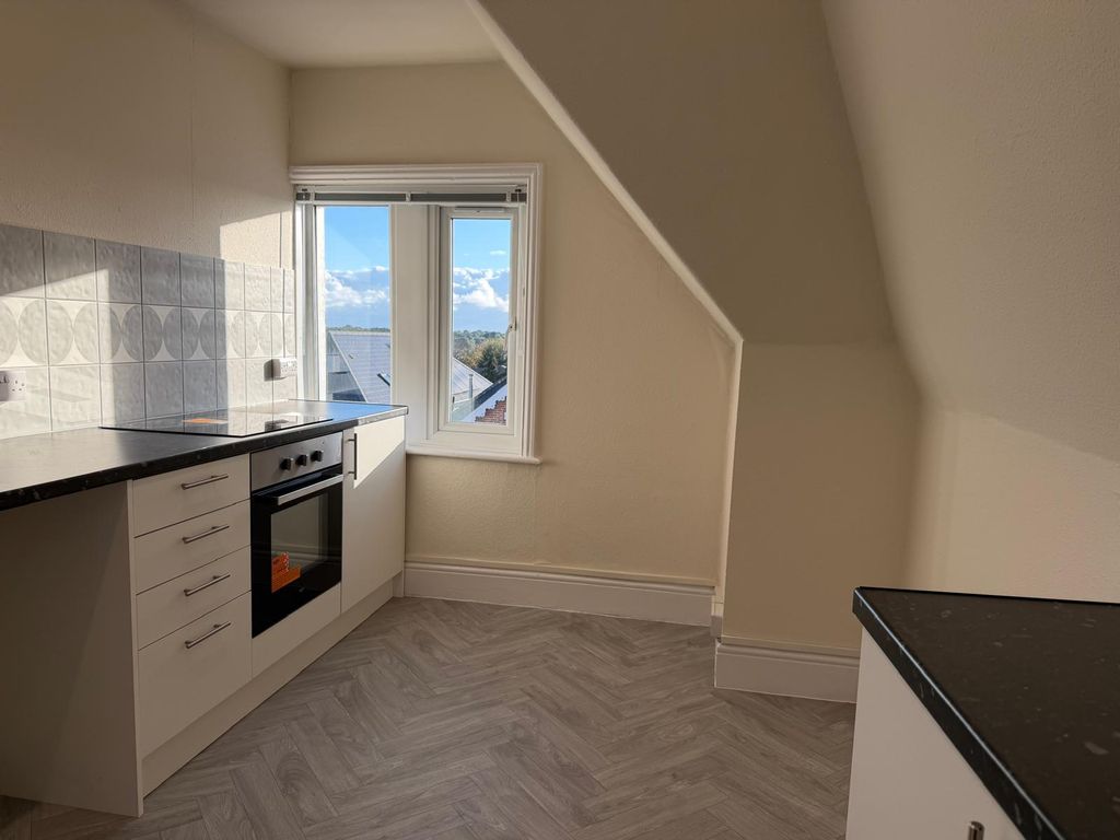 Property photo 2 of 7 Kitchen.Jpeg