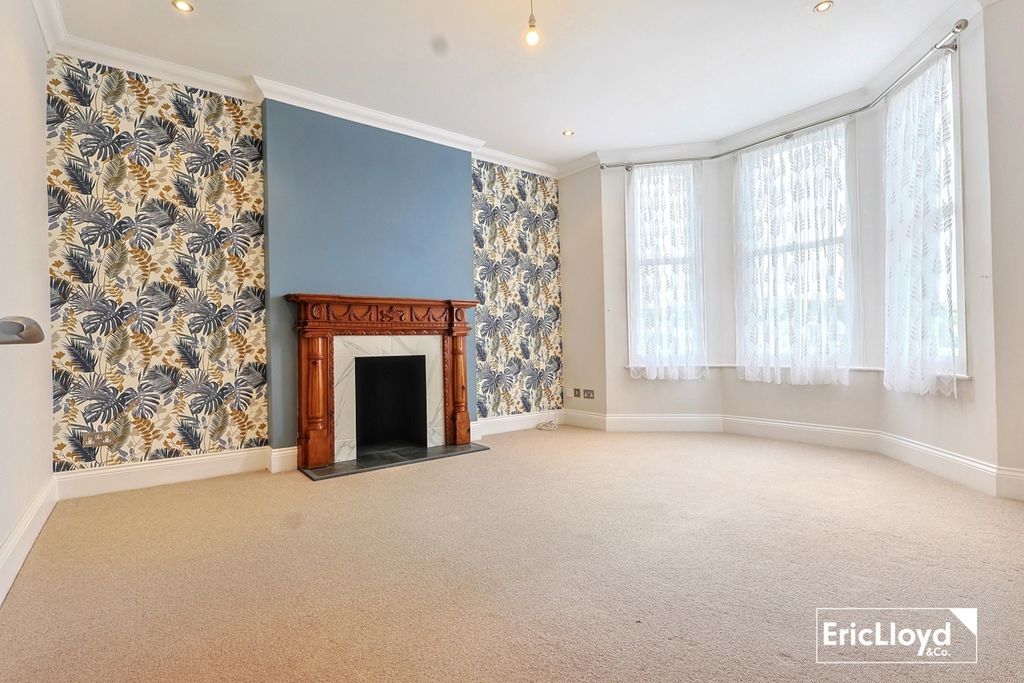 Property photo 2 of 16 Photo 25