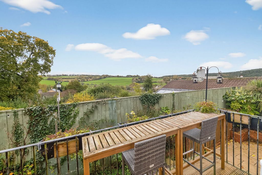 Property photo 3 of 25