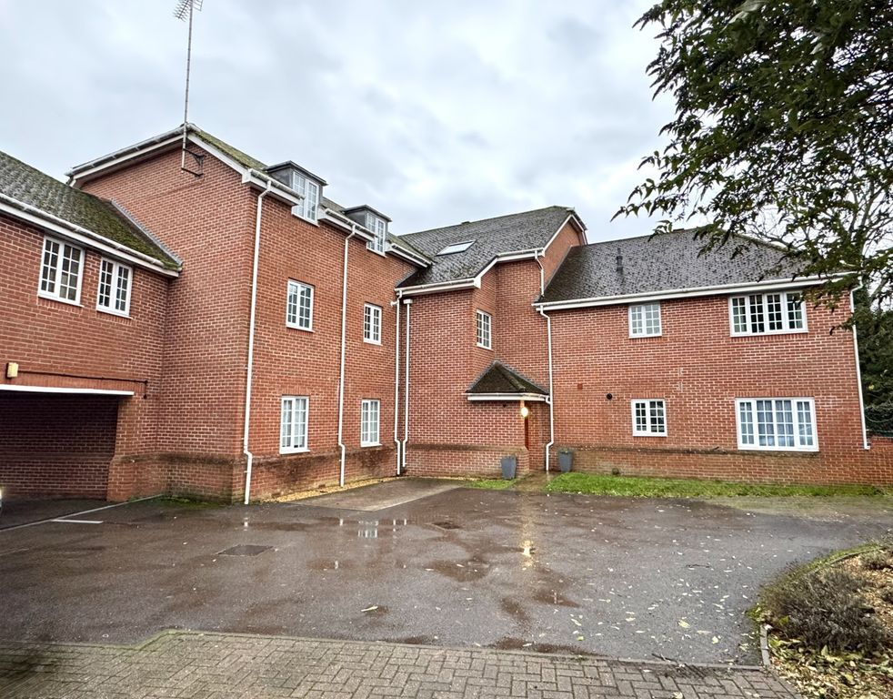 Property photo 1 of 12