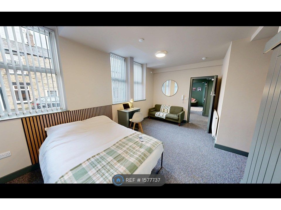 Property photo 2 of 34 Bedroom 1