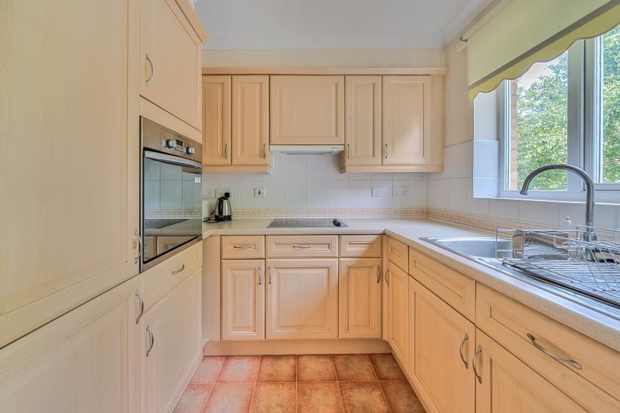 Property photo 2 of 21