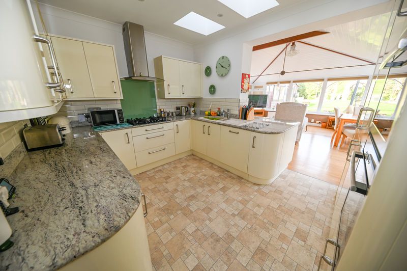 Property photo 3 of 24 Photo 16