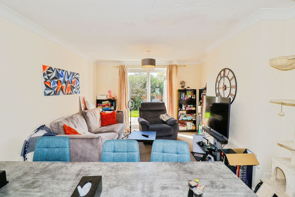 Property photo 3 of 20 Img_9336