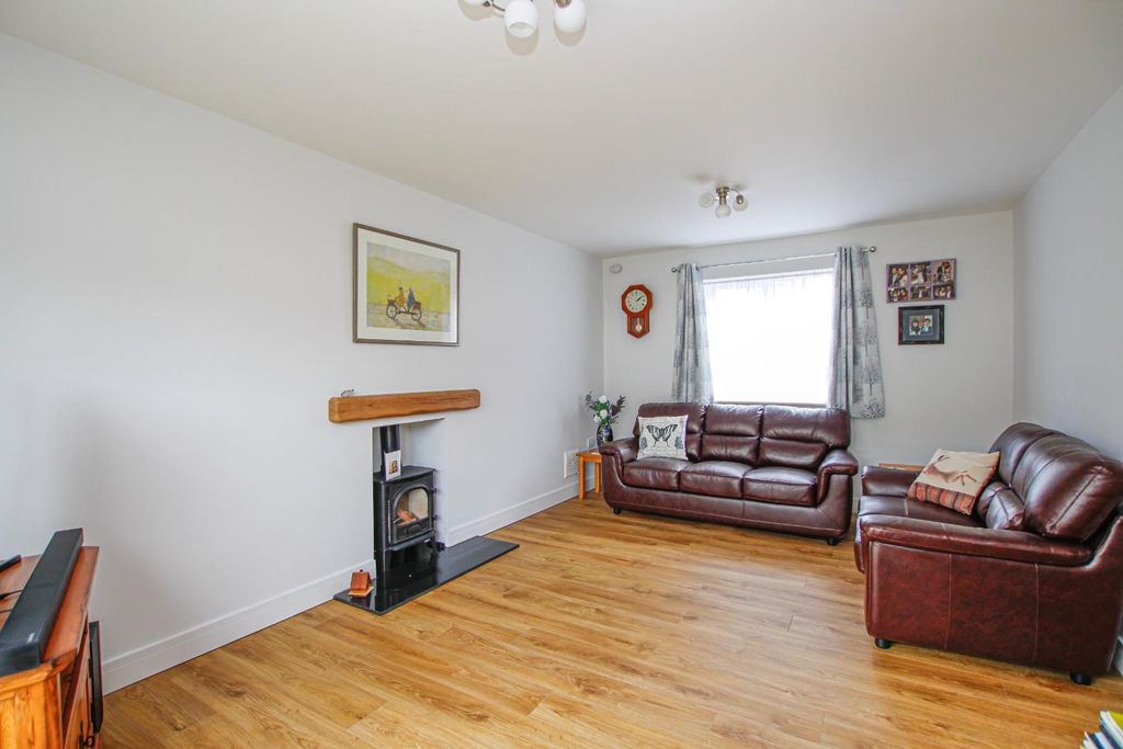 Property photo 3 of 21
