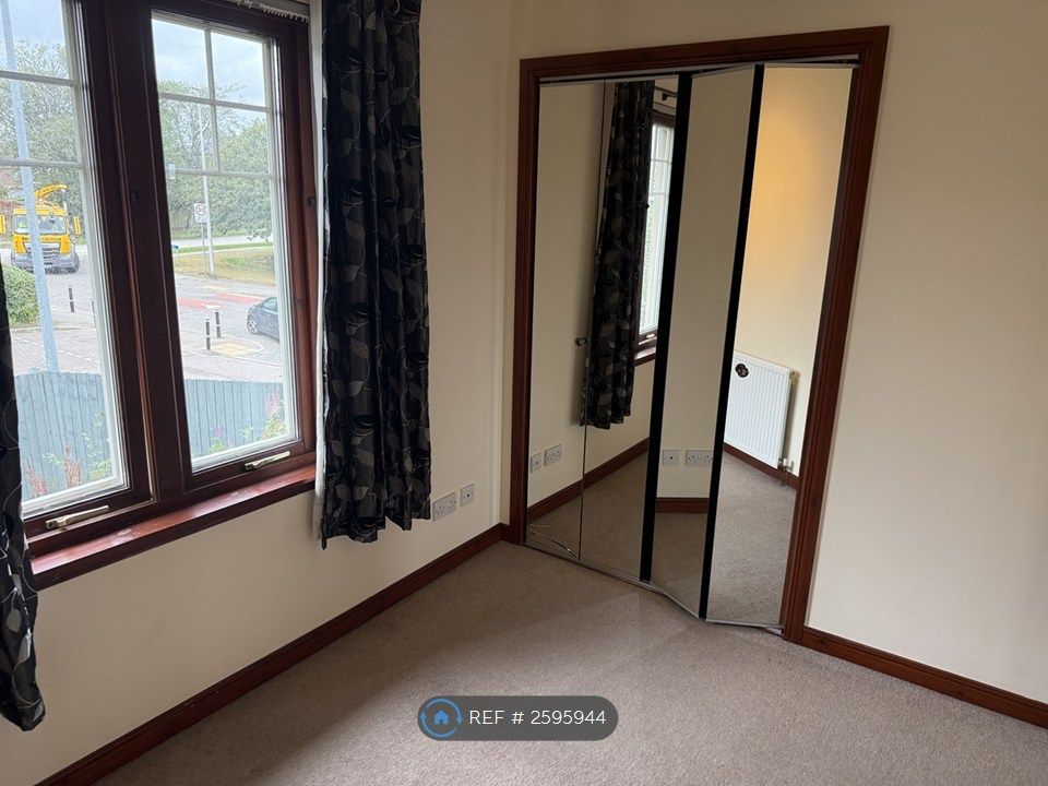 Property photo 3 of 5