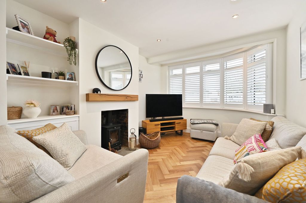 Property photo 2 of 18