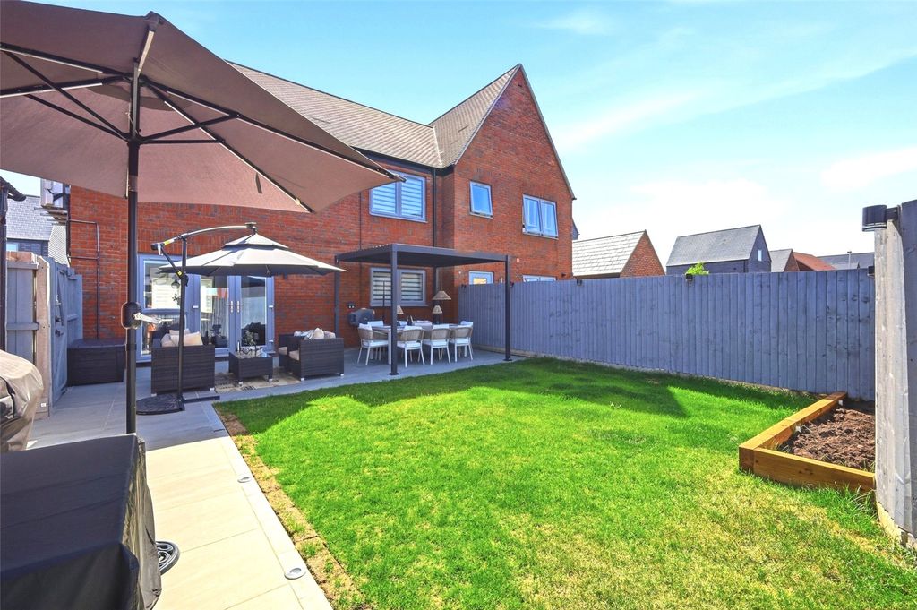 Property photo 2 of 28 Picture No. 39