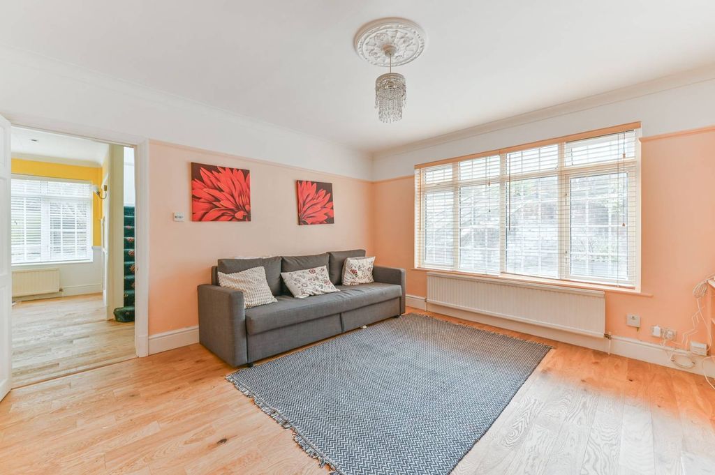 Property photo 1 of 19
