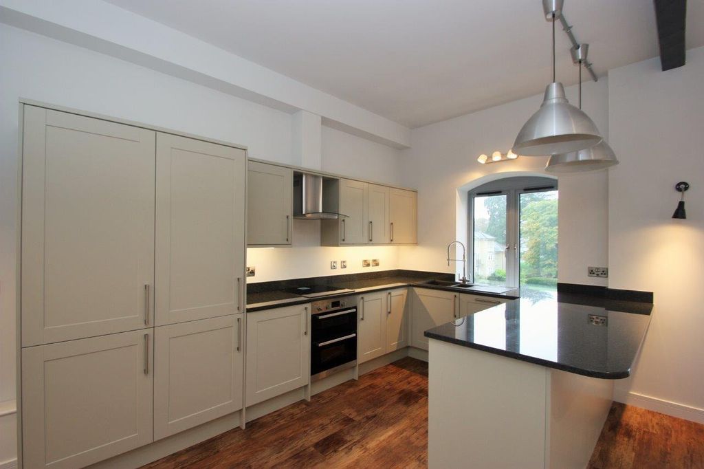 Property photo 3 of 10 Living Room