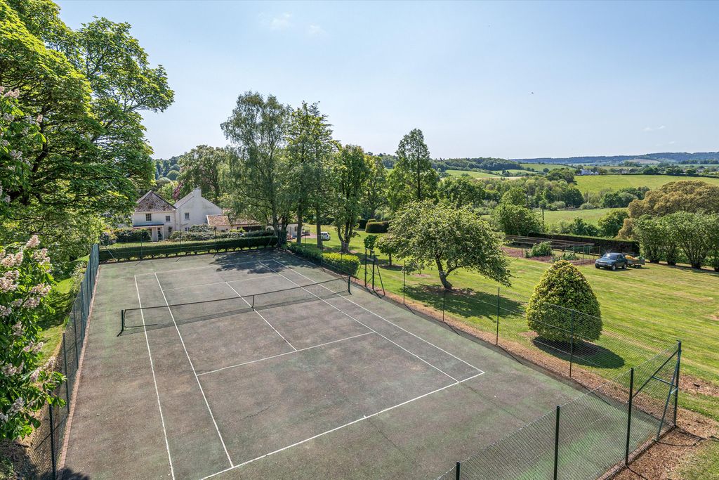 Property photo 3 of 25 Image