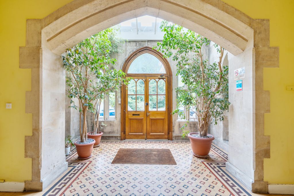 Property photo 3 of 20