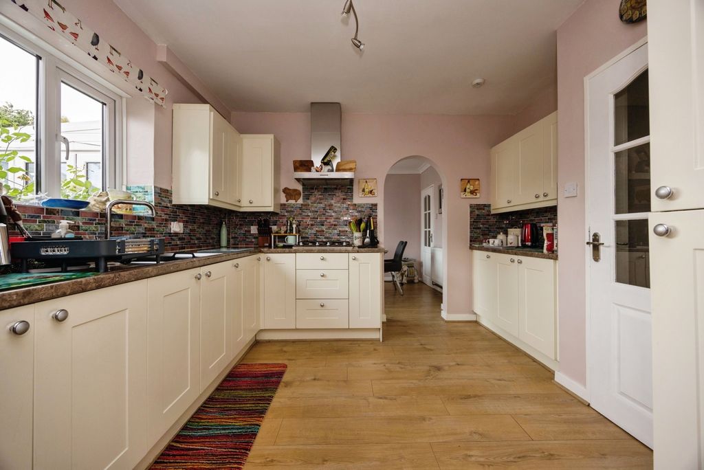 Property photo 2 of 13 Pbox-Img.Jpg
