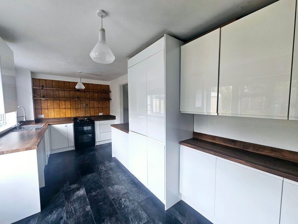 Property photo 1 of 13 Image