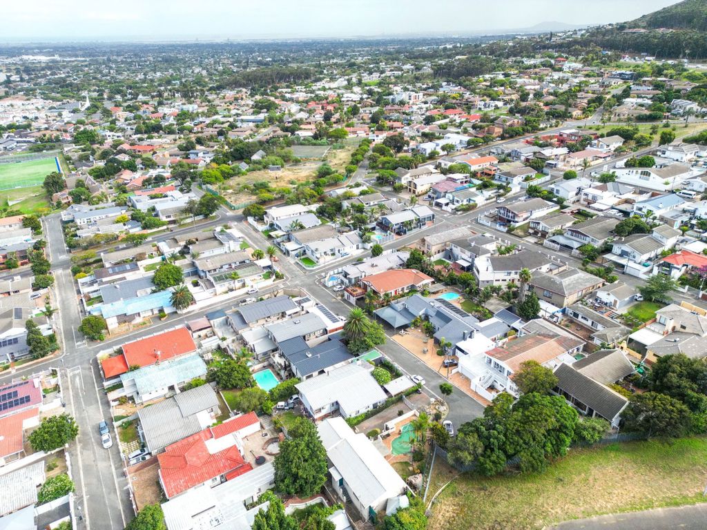 Property photo 2 of 18 Dbv1705388