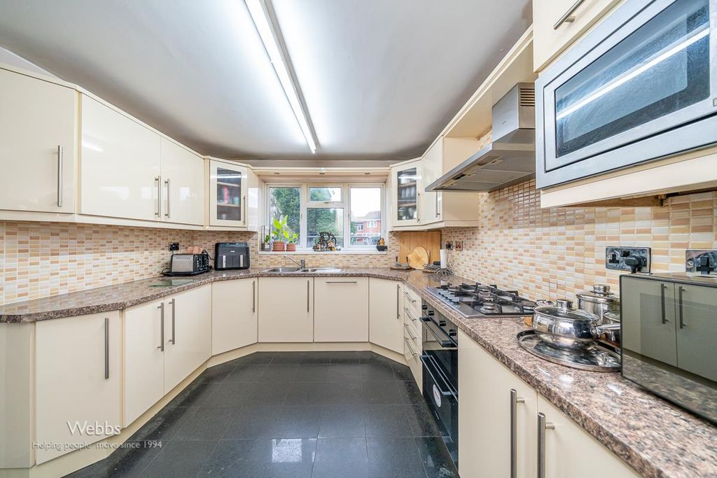 Property photo 2 of 24 Â© Webbs Estate Agents Â© (4 Of 35).Jpg