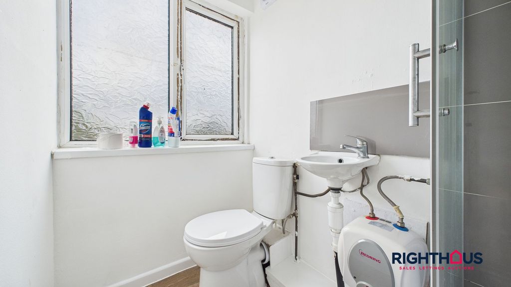 Property photo 2 of 6