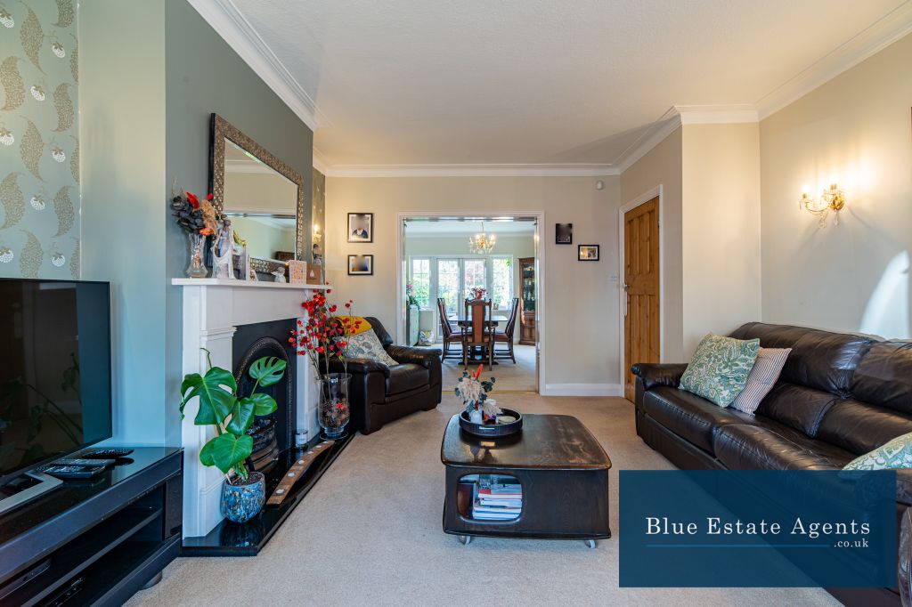 Property photo 3 of 21 Through Lounge