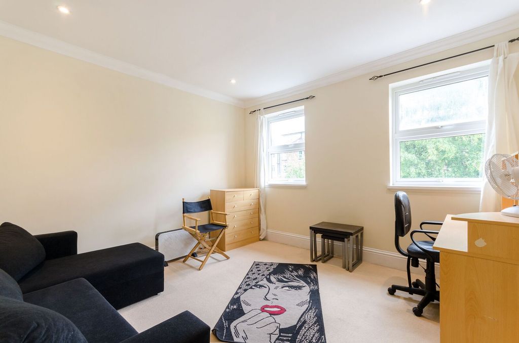 Property photo 2 of 7