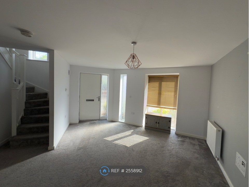 Property photo 2 of 4 Living Room